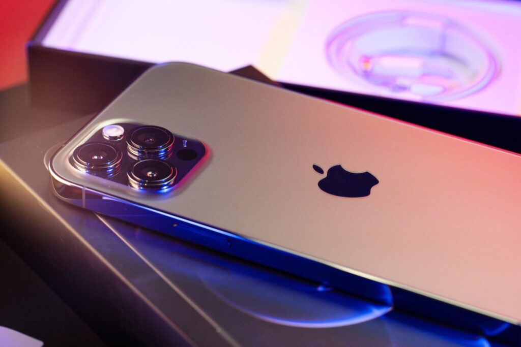 cảm biến Sony iPhone 15
