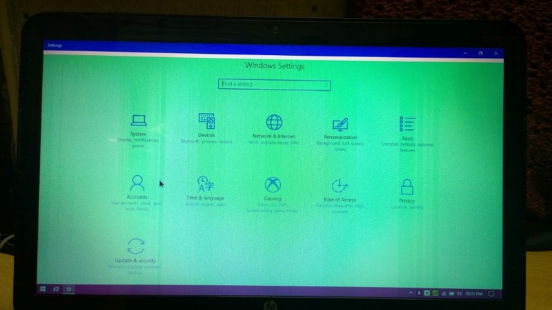 Màn hình laptop bị xanh lá cây là gì?