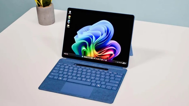 Laptop màn hình cảm ứng Surface Pro 11