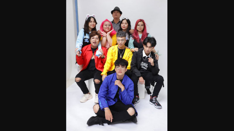 Ảnh Simmy cùng Hero Team