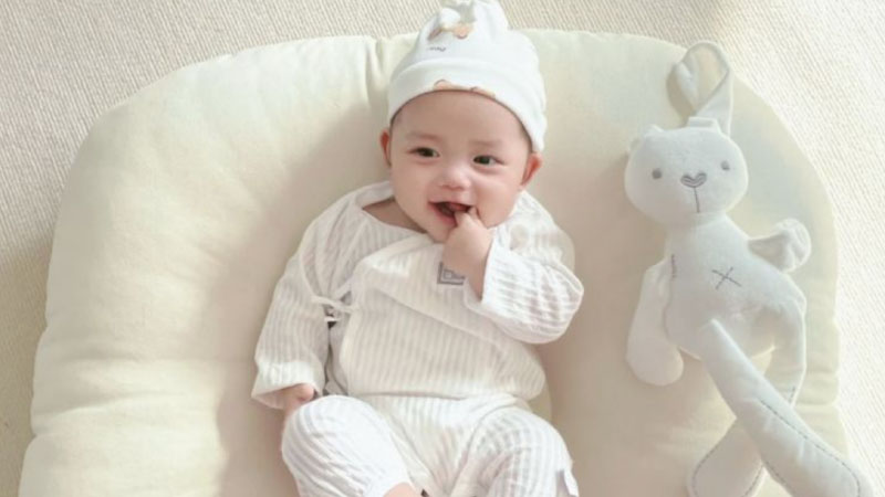 ảnh bé gái cute 1